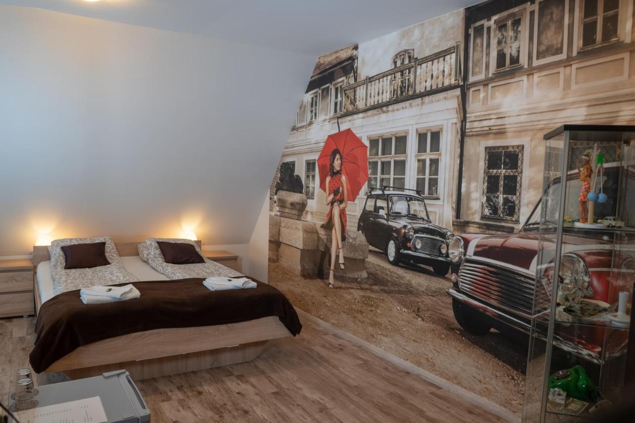 Bed and Breakfast F57 - Franko Csaladi Panzio à Balatonlelle Extérieur photo