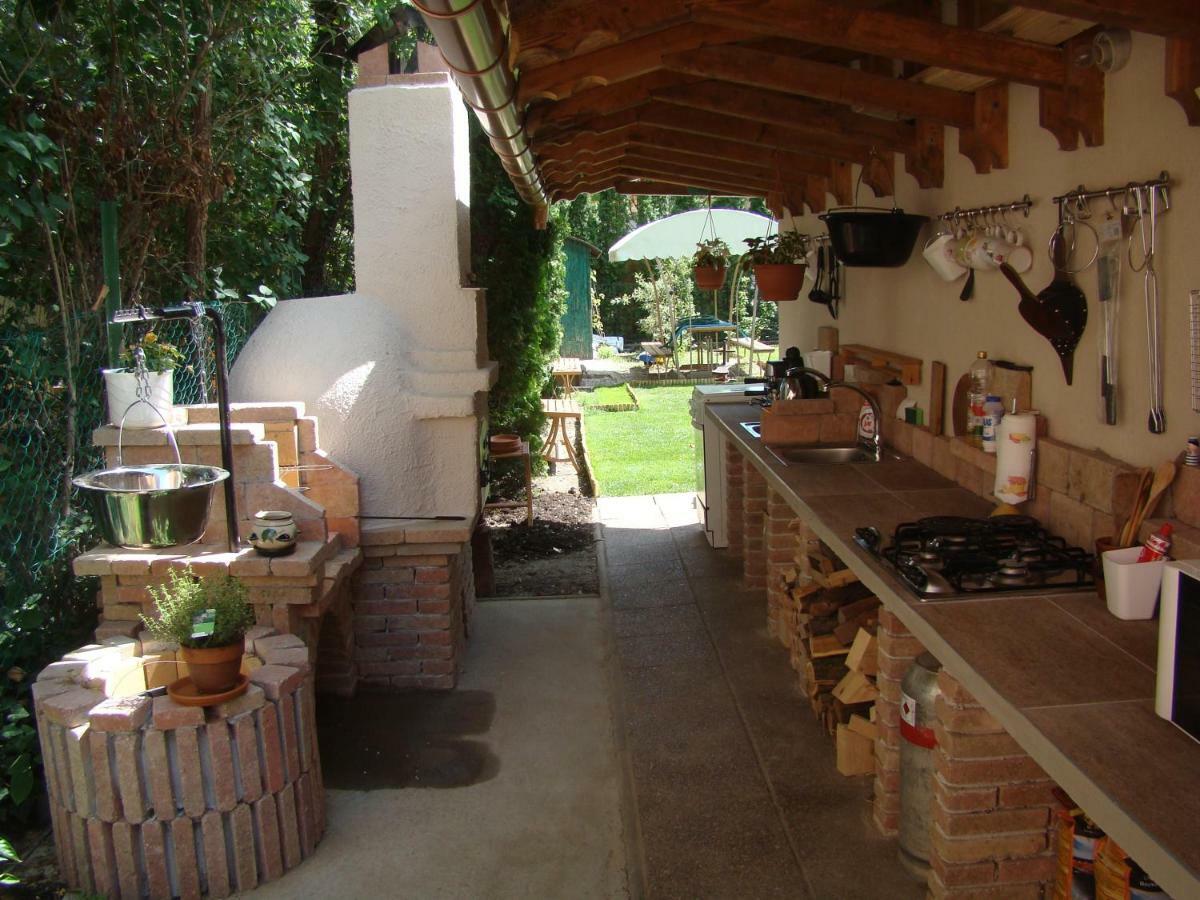 Bed and Breakfast F57 - Franko Csaladi Panzio à Balatonlelle Extérieur photo
